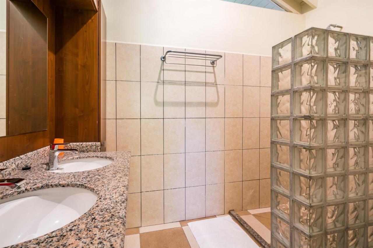 Blue Bay Beach Villa At Pool And Golfcourse Екстериор снимка